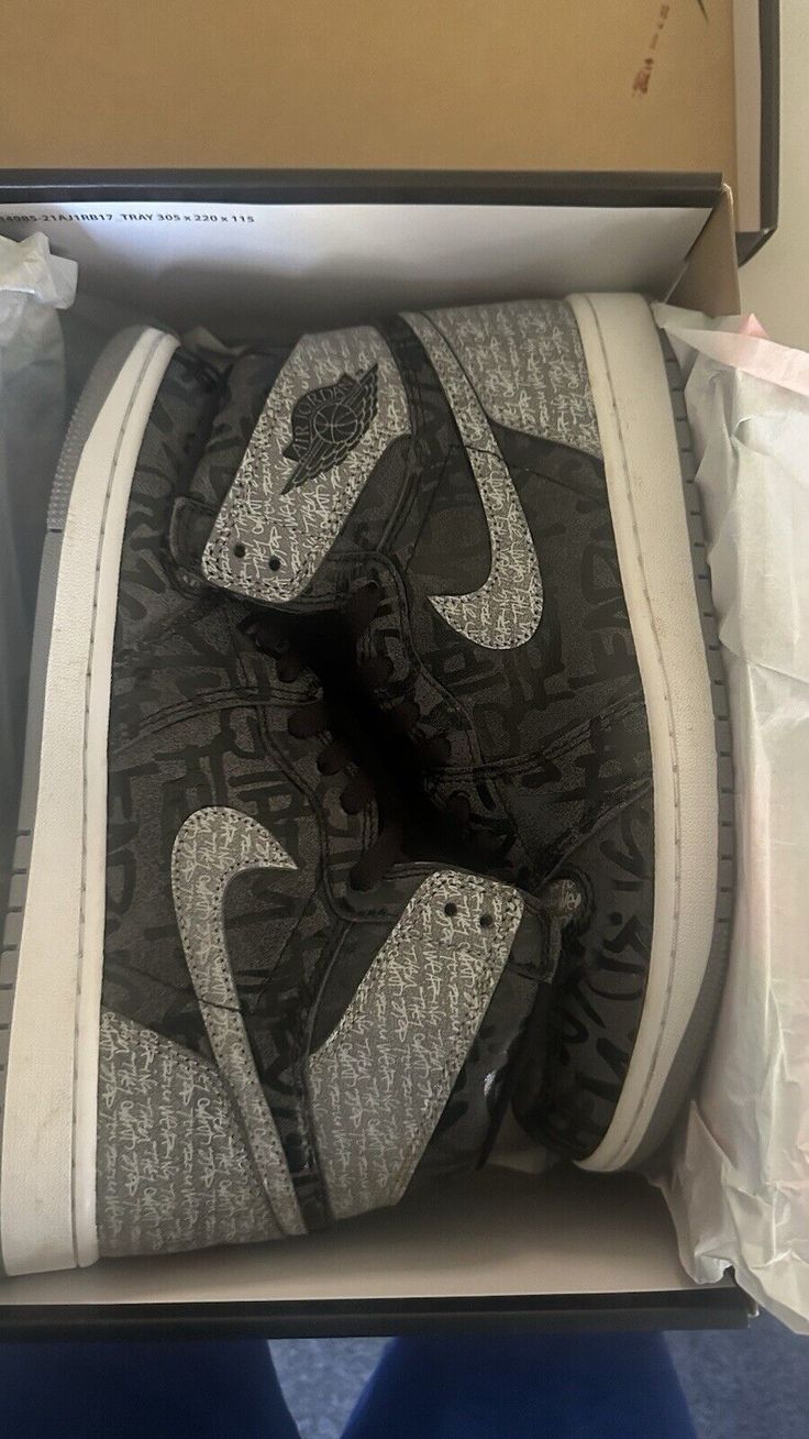 Jordan 1 High OG "Rebellionaire".