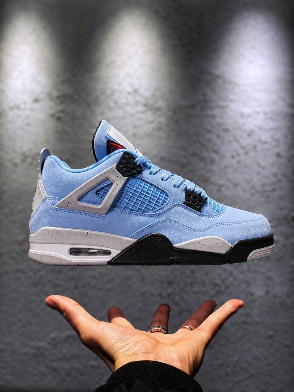 Air Jordan 4 Retro “University Blue