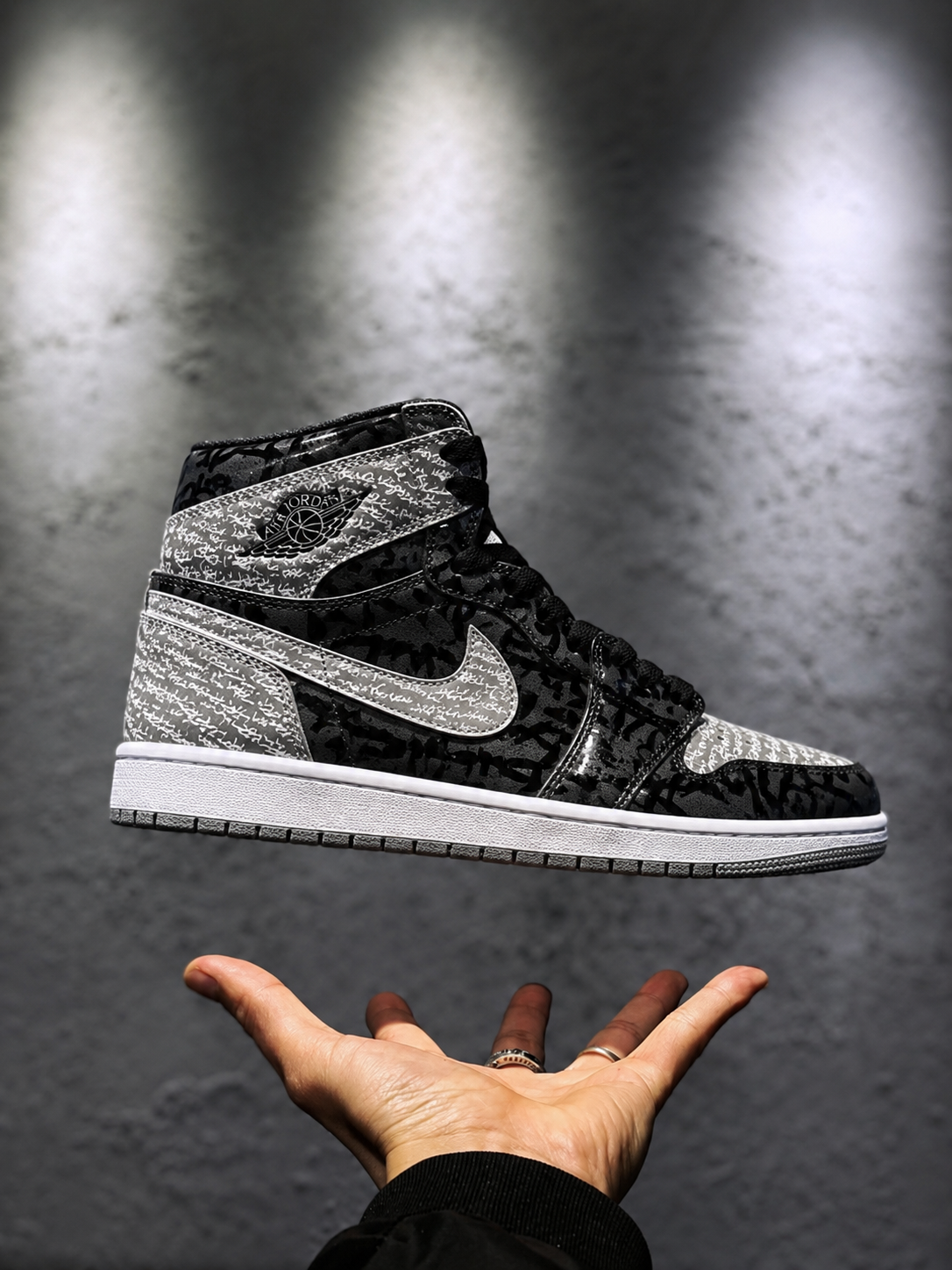 Jordan 1 High OG "Rebellionaire".